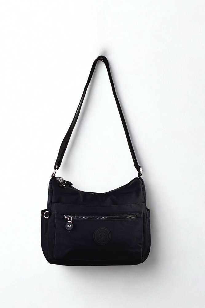LÁTKOVÁ TAŠKA LARA BAGS Čierna