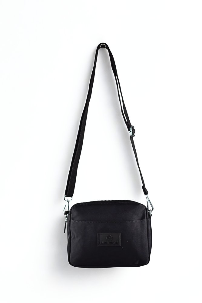 LÁTKOVÁ TAŠKA LARA BAGS Čierna